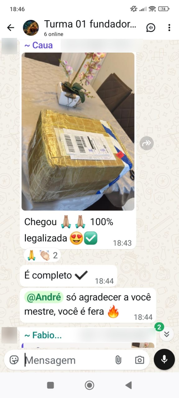 Aluno mostrando a caixa da importação que chegou 100% legalizada e agradecendo no grupo