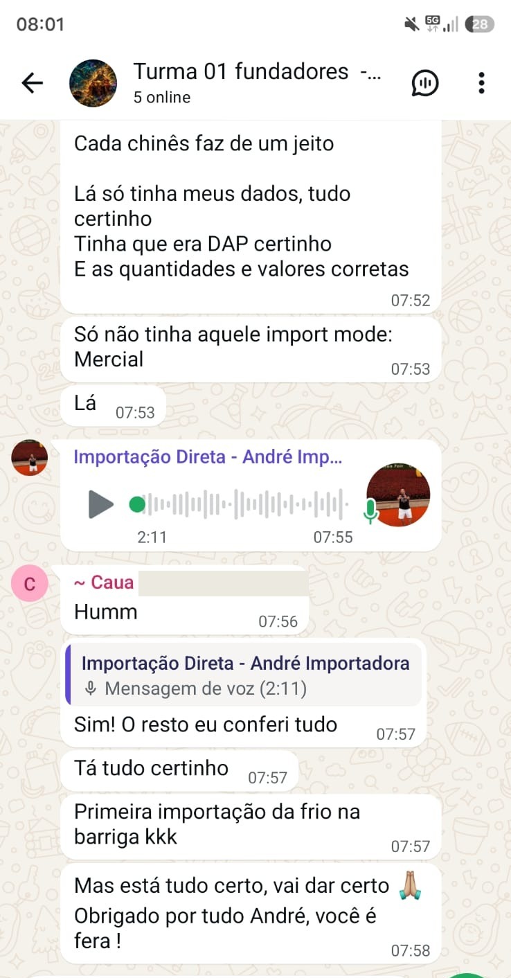 Aluno conferindo a invoice do fornecedor no grupo antes de fechar a primeira importação